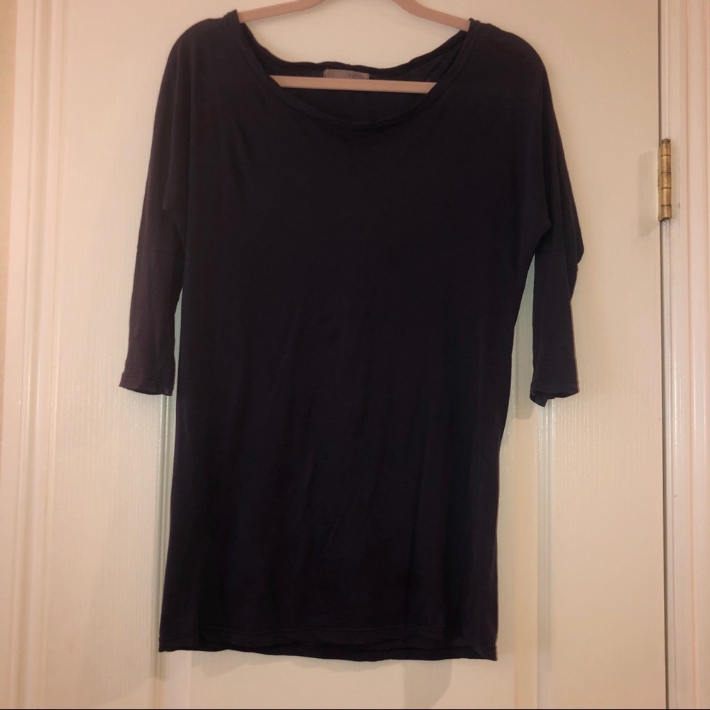 3/4 length sleeve shirt.